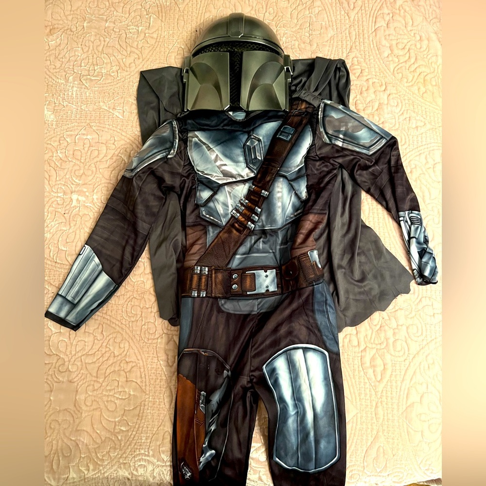 STAR WARS Mandalorian Exclusive Deluxe Costume for Kids